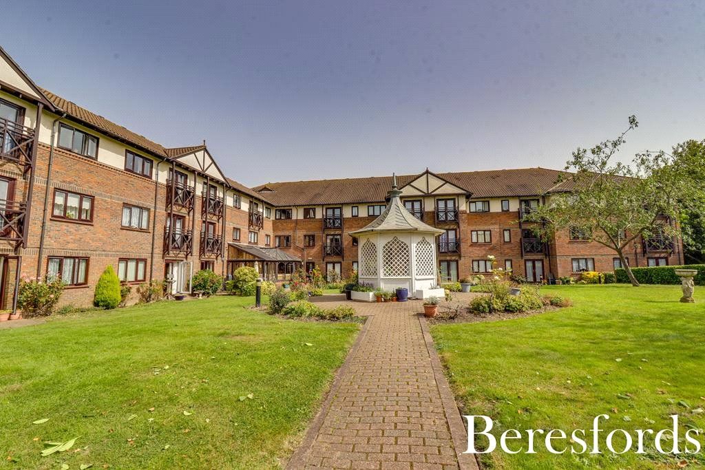1 bed flat for sale in Ravenscourt, Sawyers Hall Lane CM15, £215,000