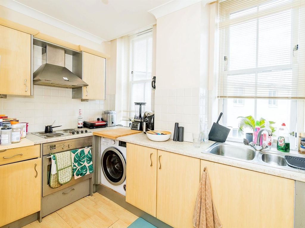 1 bed flat for sale in South Western House, Southampton SO14, £140,000