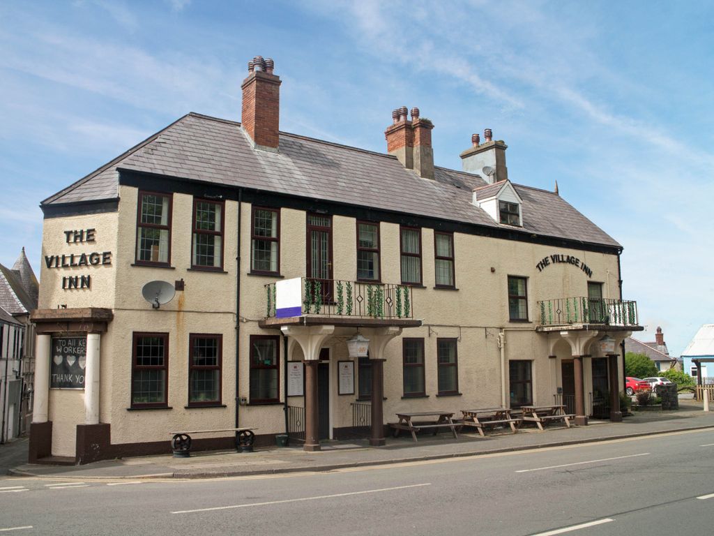 Pub/bar for sale in Penmaenmawr Road, Llanfairfechan LL33, £450,000