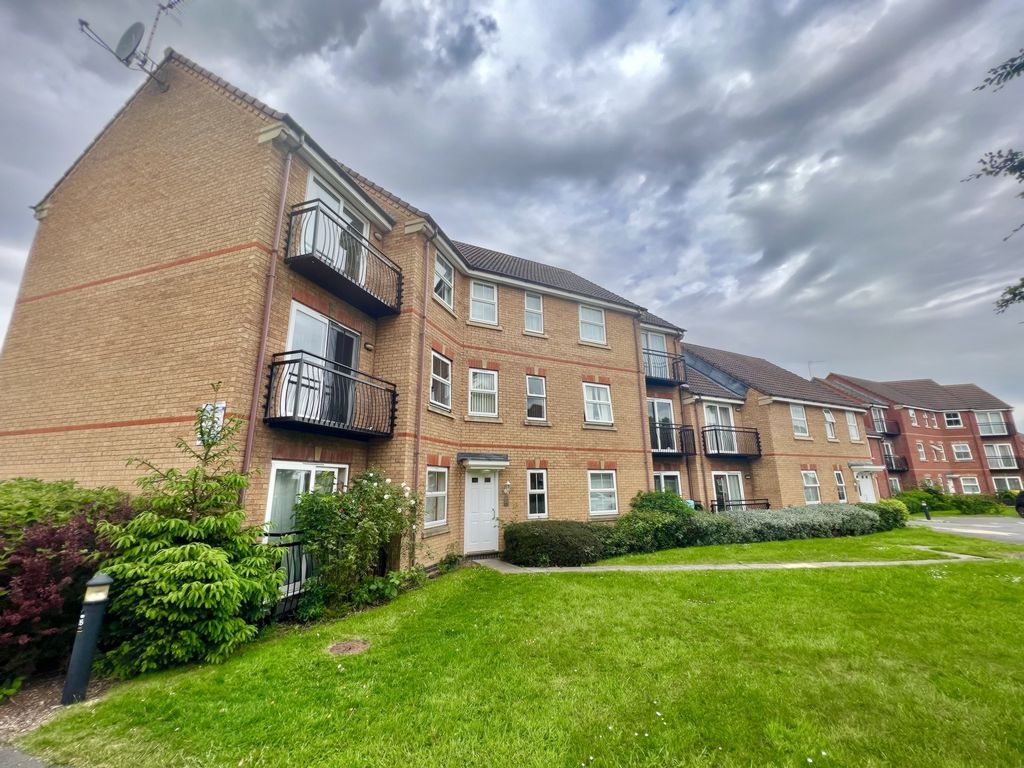 2 bed flat for sale in Strathern Road, Glenfield LE3, £139,950