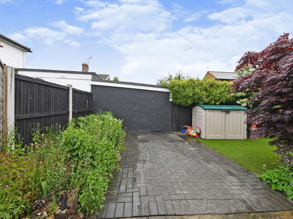 2 bed detached house for sale in Station Road, Burnham-On-Crouch, Essex CM0, £300,000