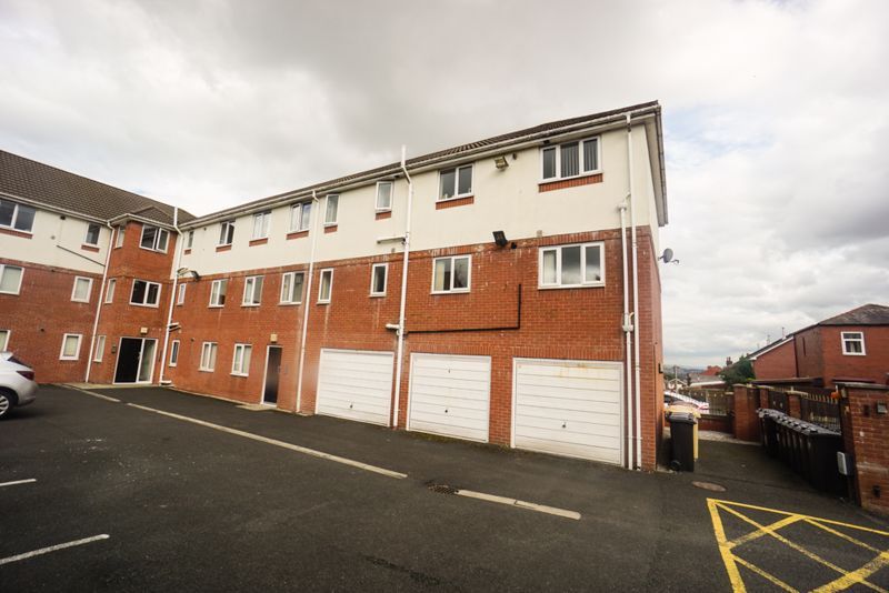 3 bed flat for sale in Chorley Old Road, Bolton BL1, £105,000