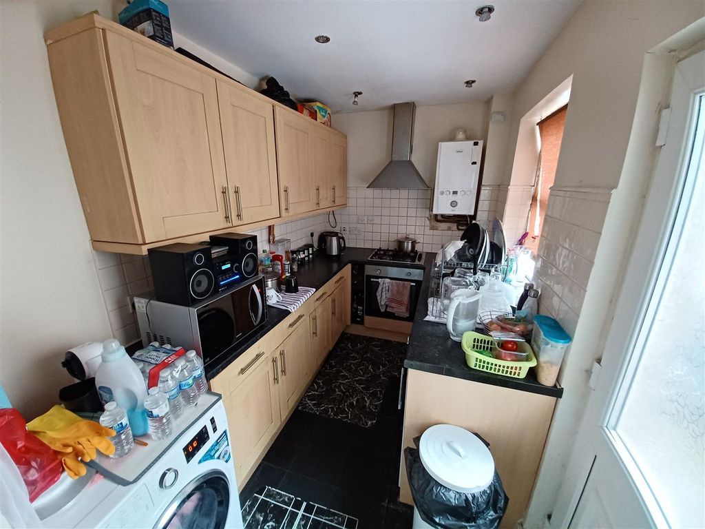 3 bed terraced house for sale in Cunliffe Street, Wrexham LL11, £150,000