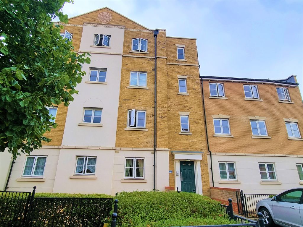 2 bed flat for sale in Axial Drive, Colchester CO4, £160,000