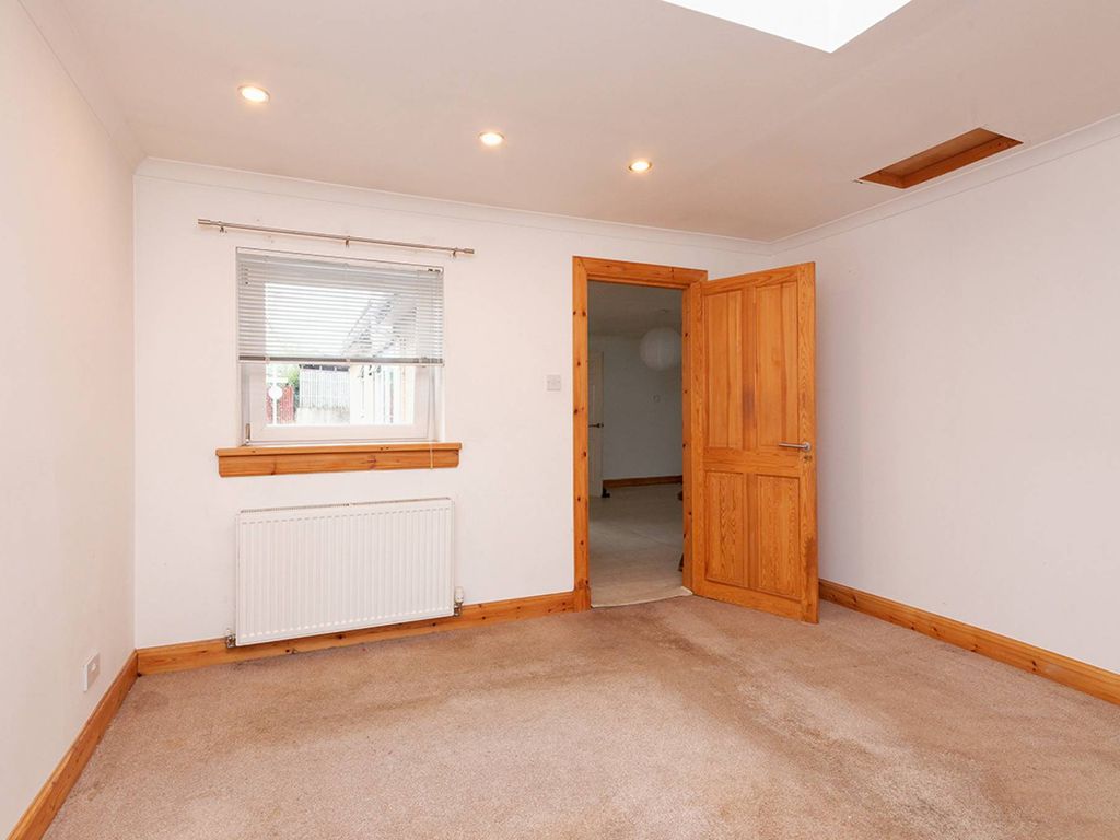 4 bed detached house for sale in Arran Gardens, Carluke, South Lanarkshire ML8, £160,000