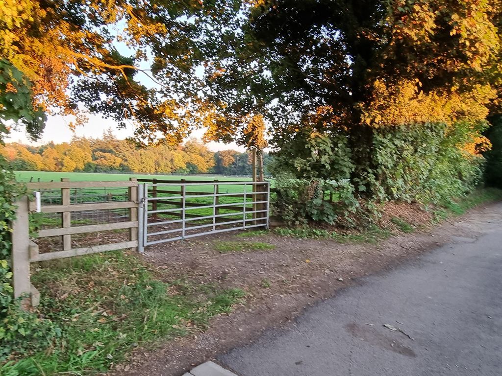 Land for sale in Welders Lane, Chalfont St Peter SL9, £22,700