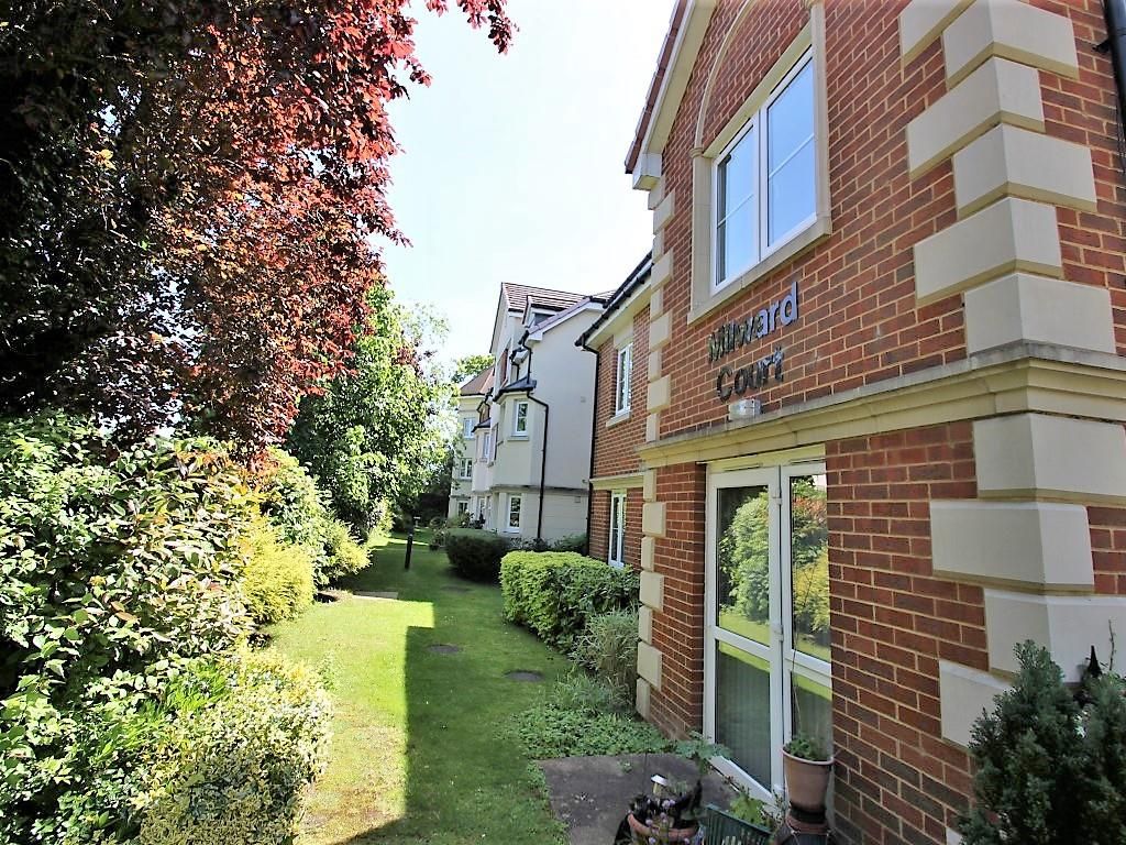 1 bed flat for sale in Warwick Road, Reading RG2, £105,000