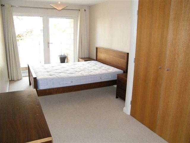 1 bed flat for sale in Penstone Court, Chandlery Way, Cardiff, Caerdydd CF10, £155,000