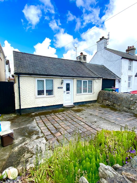 2 bed cottage for sale in Bodffordd, Llangefni LL77, £169,950