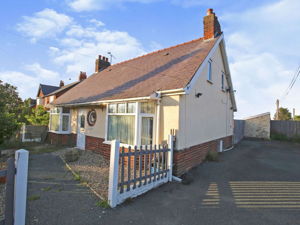 4 bed detached bungalow for sale in King Street, Leeswood CH7, £200,000