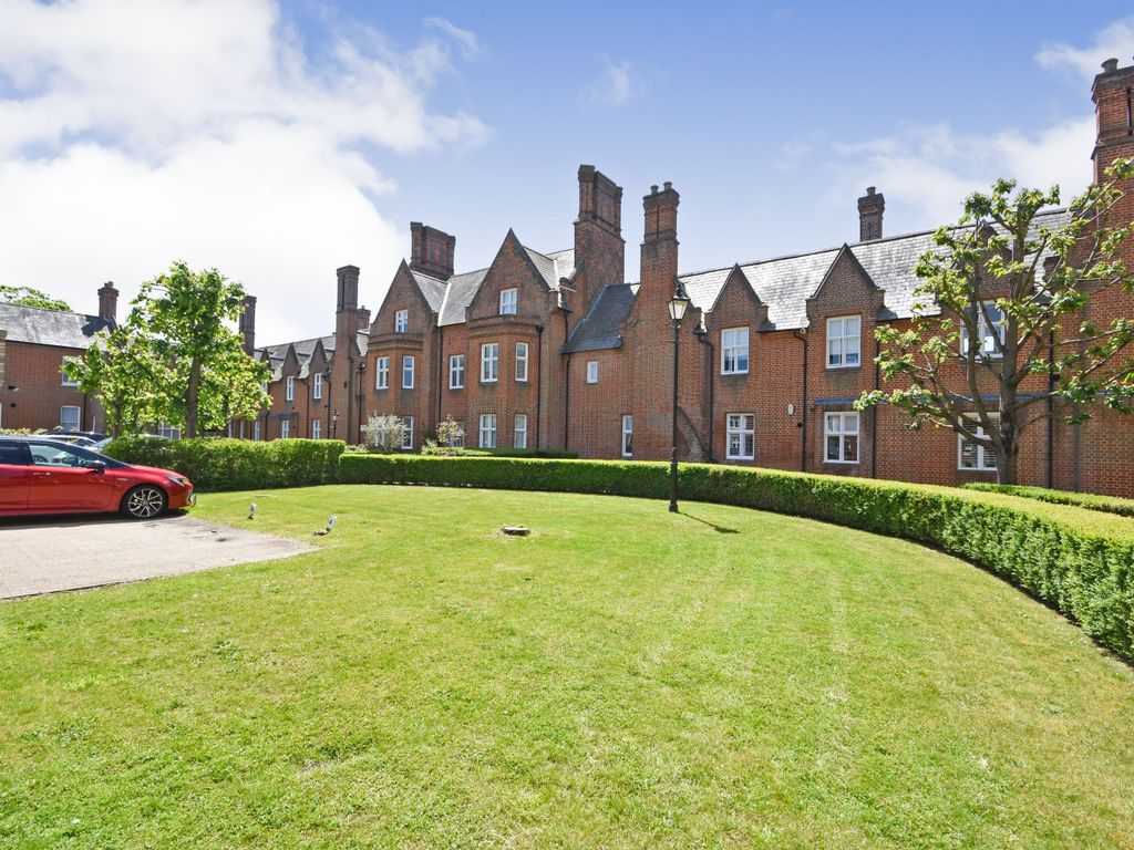 2 bed flat for sale in Grey Lady Place, Billericay CM11, £300,000