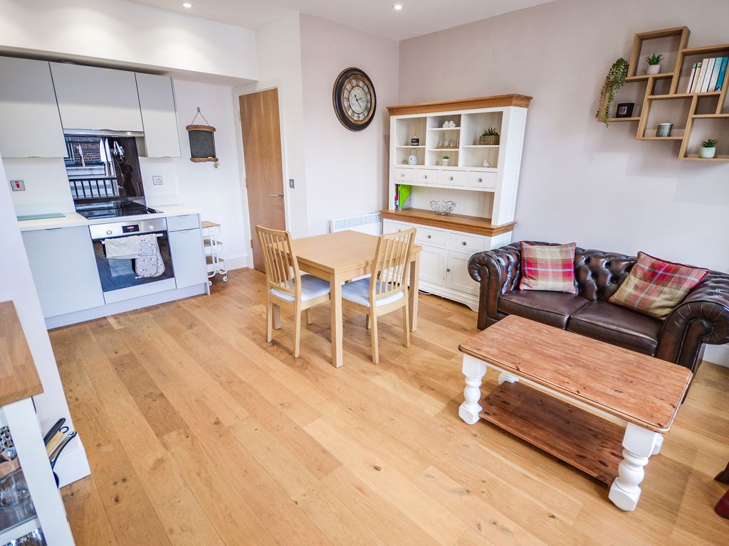 2 bed flat for sale in The Causeway, Altrincham WA14, £190,000
