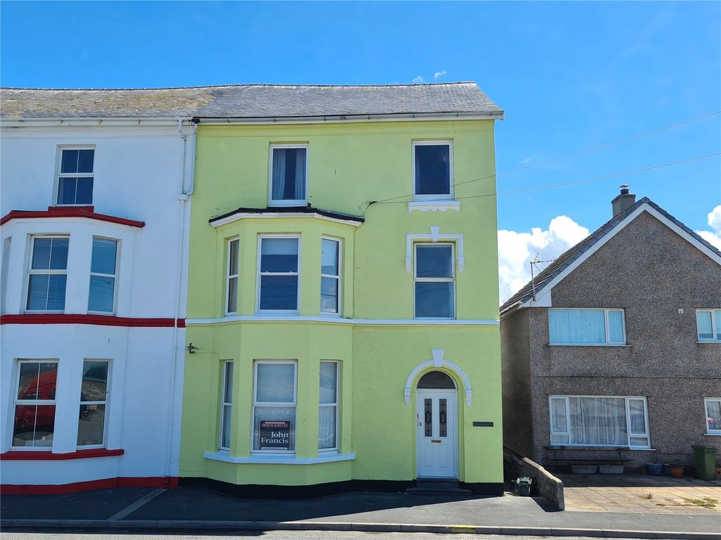 1 bed flat for sale in Borth, Sir Ceredigion SY24, £139,995