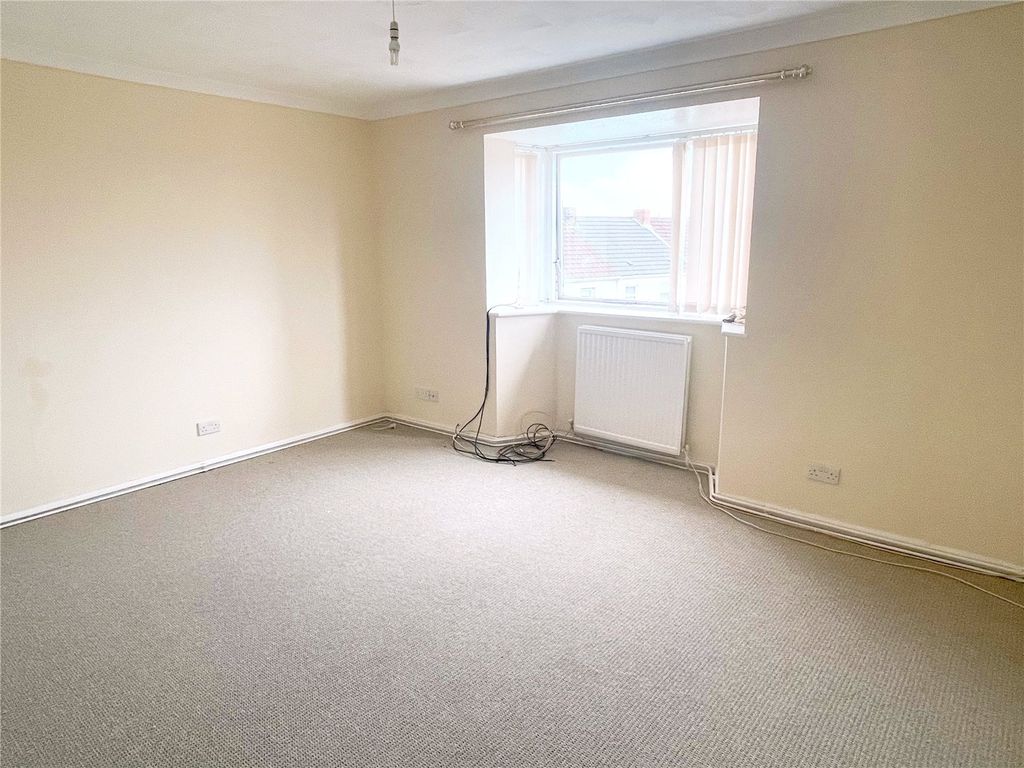 3 bed flat for sale in Princess Court, Llanelli, Carmarthenshire SA15, £80,000