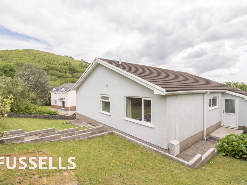 3 bed detached house for sale in Penrhiw Lane, Machen, Caerphilly CF83, £325,000