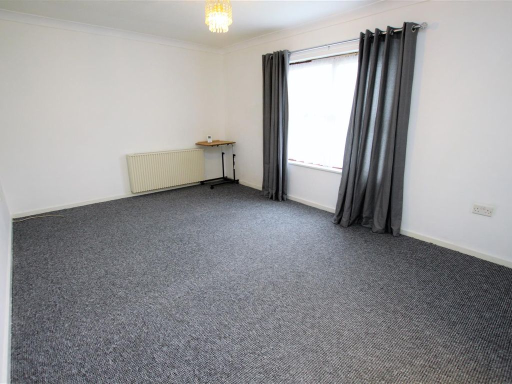1 bed flat for sale in Gordon Palmer Court, Reading RG30, £90,000