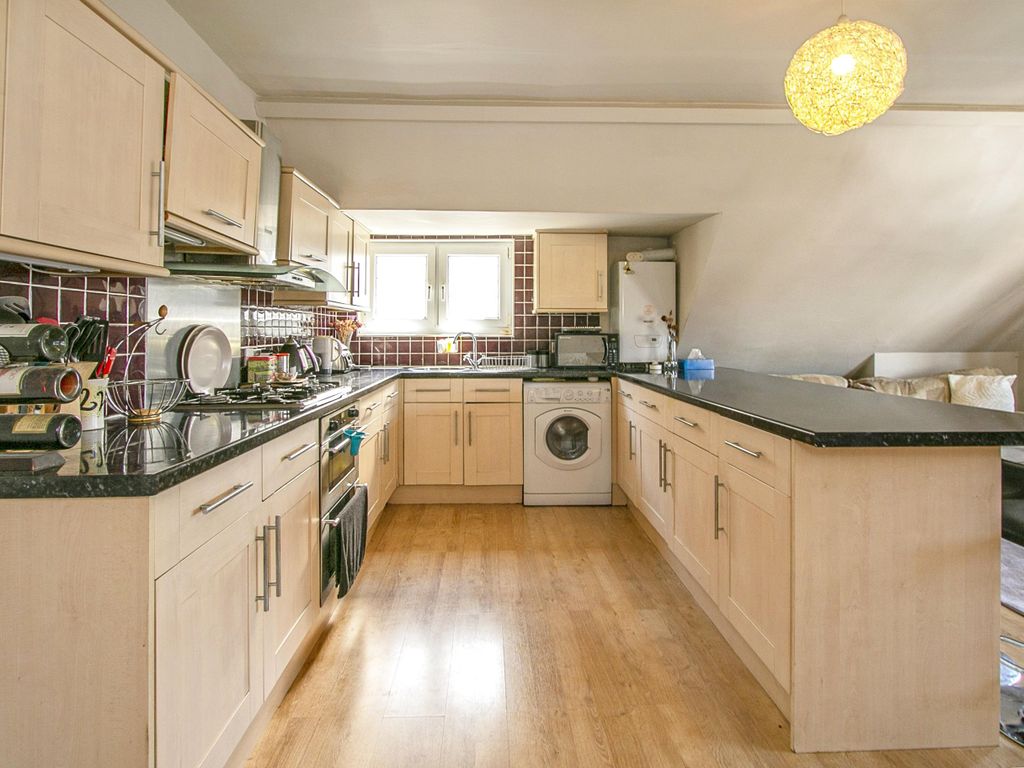 2 bed flat for sale in Grosvenor Gardens, Bournemouth BH1, £110,000