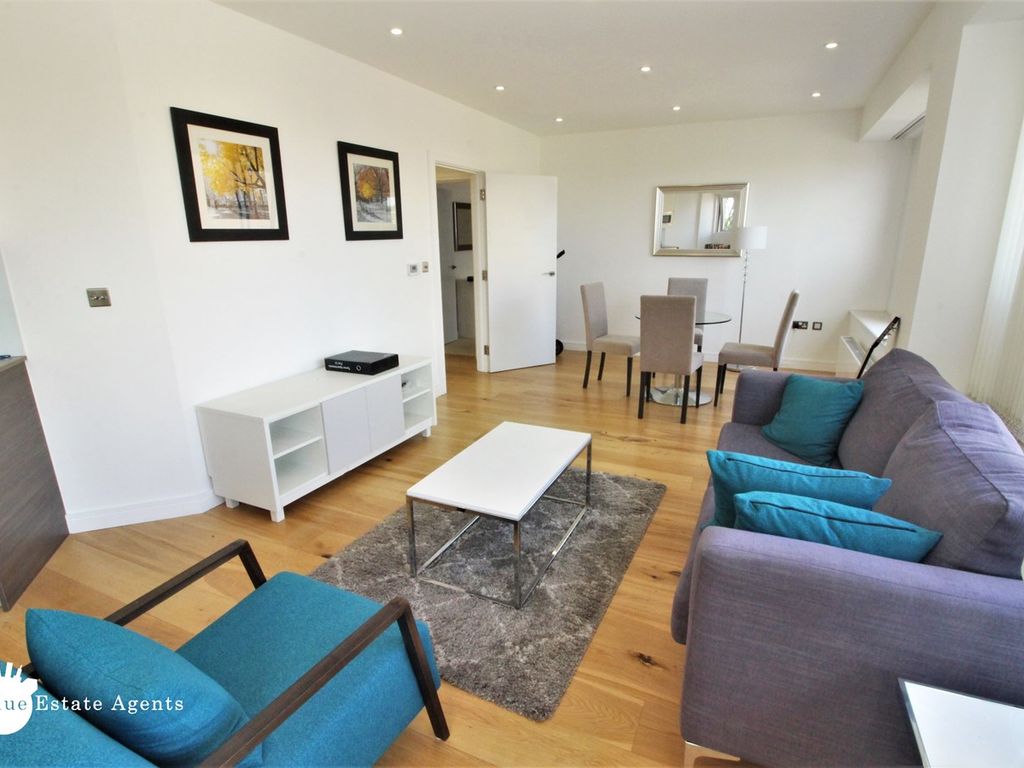1 bed flat for sale in Balfour Road, Hounslow TW3, £200,000