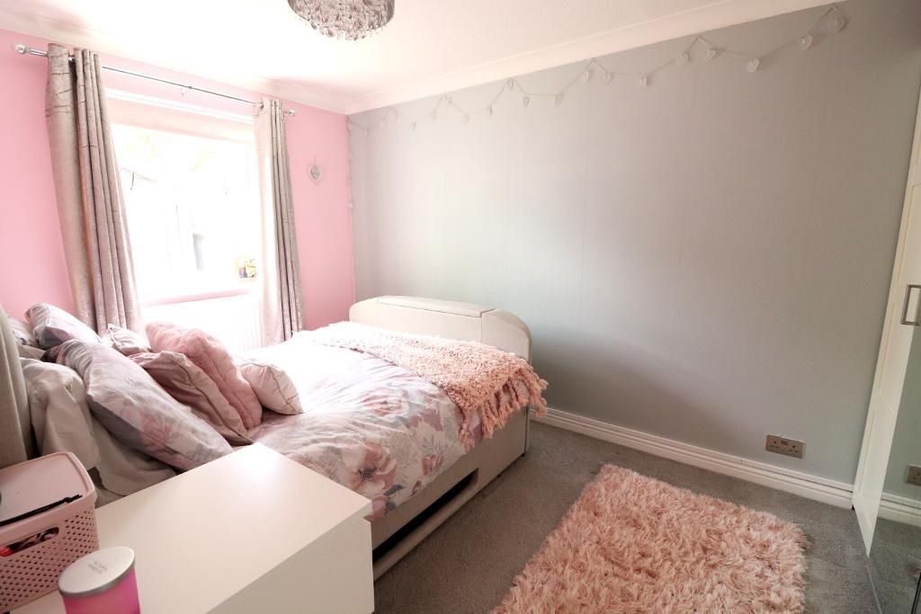 1 bed maisonette for sale in Catchacre, Dunstable, Bedfordshire LU6, £200,000