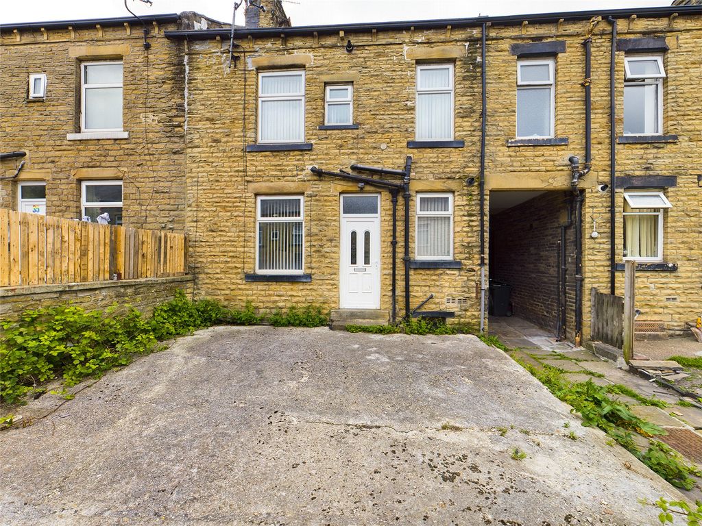 2 bed terraced house for sale in Granton Street, Bradford, West Yorkshire BD3, £75,000