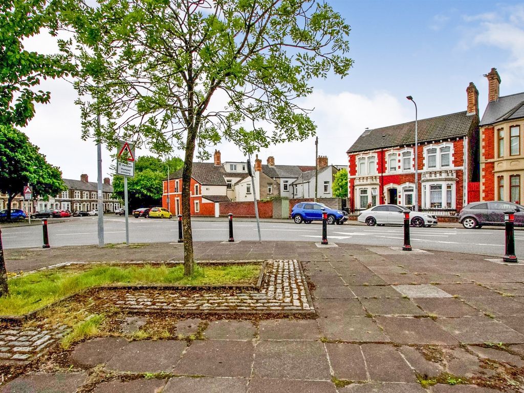 2 bed semi-detached house for sale in Splott Road, Splott, Cardiff CF24, £190,000
