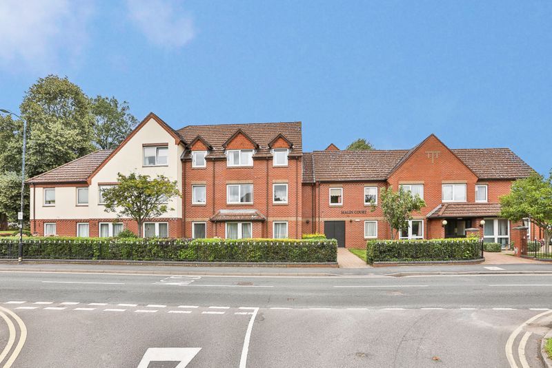 1 bed flat for sale in Malin Court, Alcester B49, £110,000
