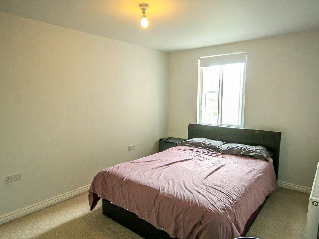 2 bed flat for sale in The Sidings, Oakham, Rutland LE15, £125,000