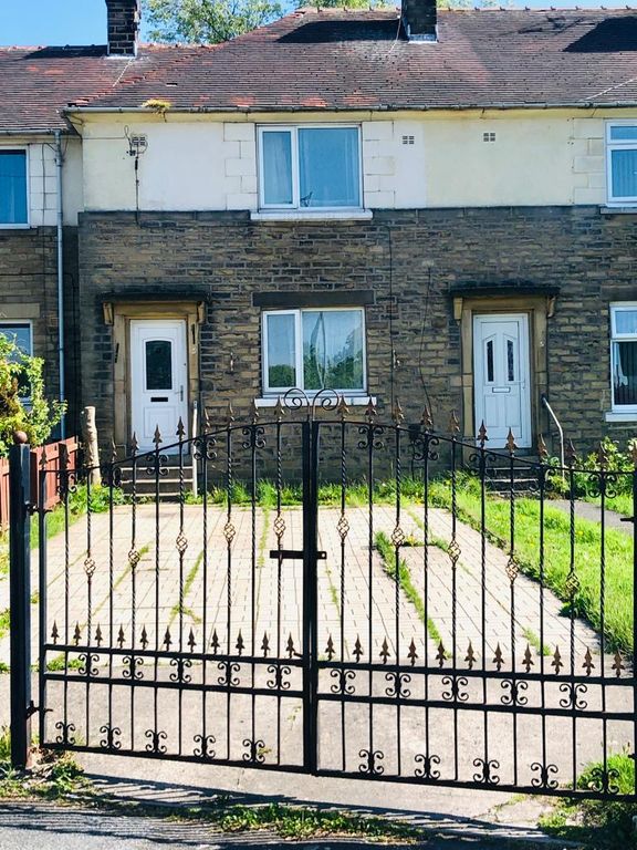 3 bed town house for sale in Canterbury Avenue, Bradford BD5, £130,000