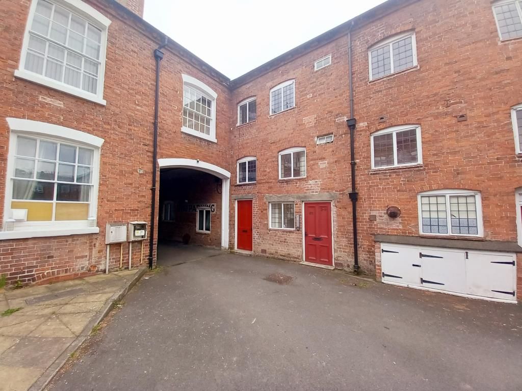 1 bed flat for sale in Leominster, Herefordshire HR6, £80,000