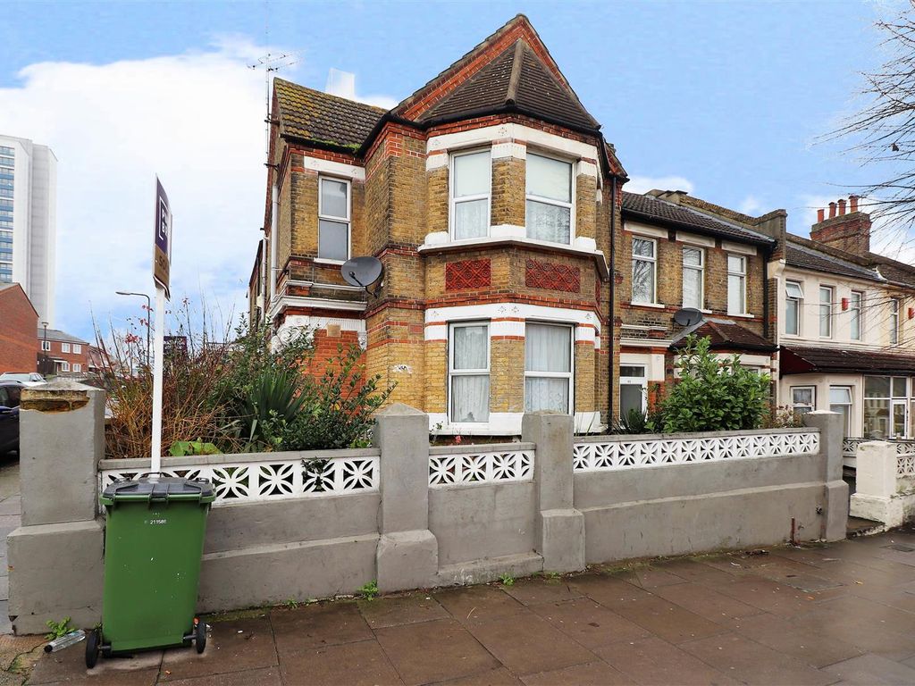1 bed maisonette for sale in Griffin Road, Plumstead, London SE18, £190,000