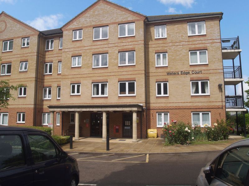 1 bed flat for sale in Waters Edge Court, Erith DA8, £115,000