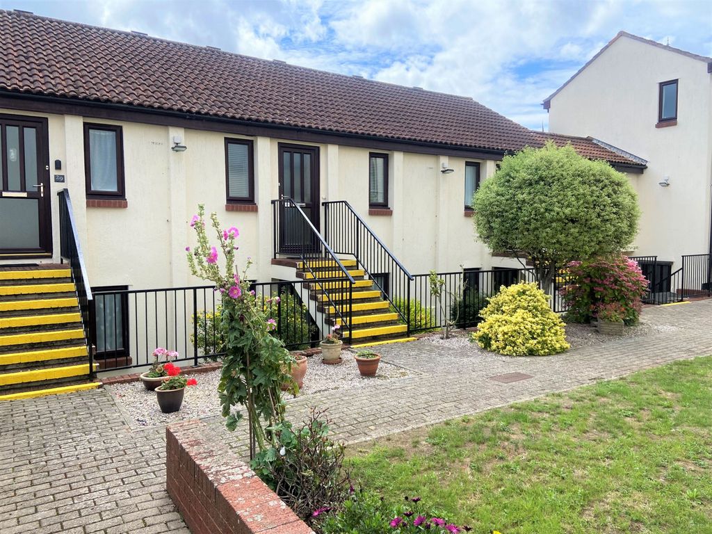 1 bed flat for sale in Belvedere Court, Dawlish EX7, £82,500