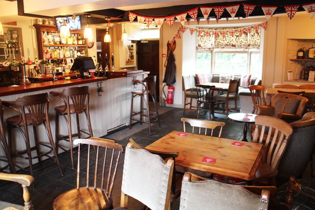 Pub/bar for sale in Oxford, Oxford OX17, £450,000