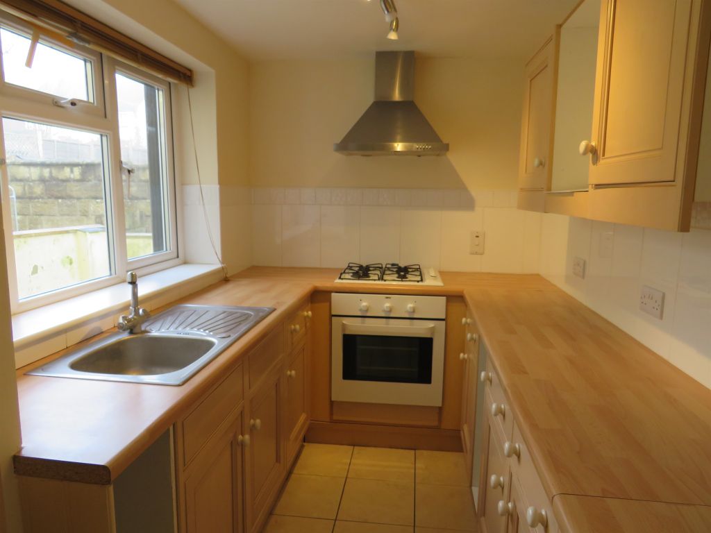 2 bed terraced house for sale in North Terrace, Yeovil Marsh, Yeovil BA21, £150,000