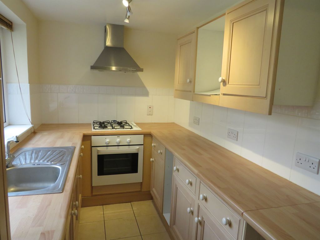 2 bed terraced house for sale in North Terrace, Yeovil Marsh, Yeovil BA21, £150,000