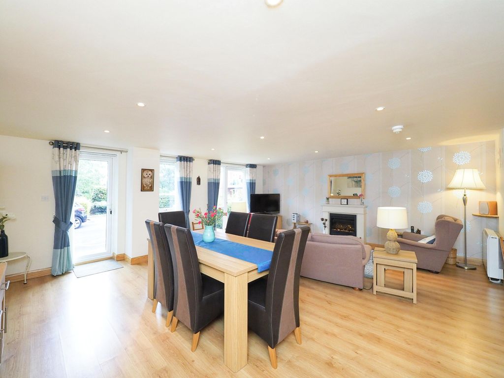 2 bed flat for sale in Garden Lodge Close, Littleover, Derby DE23, £160,000