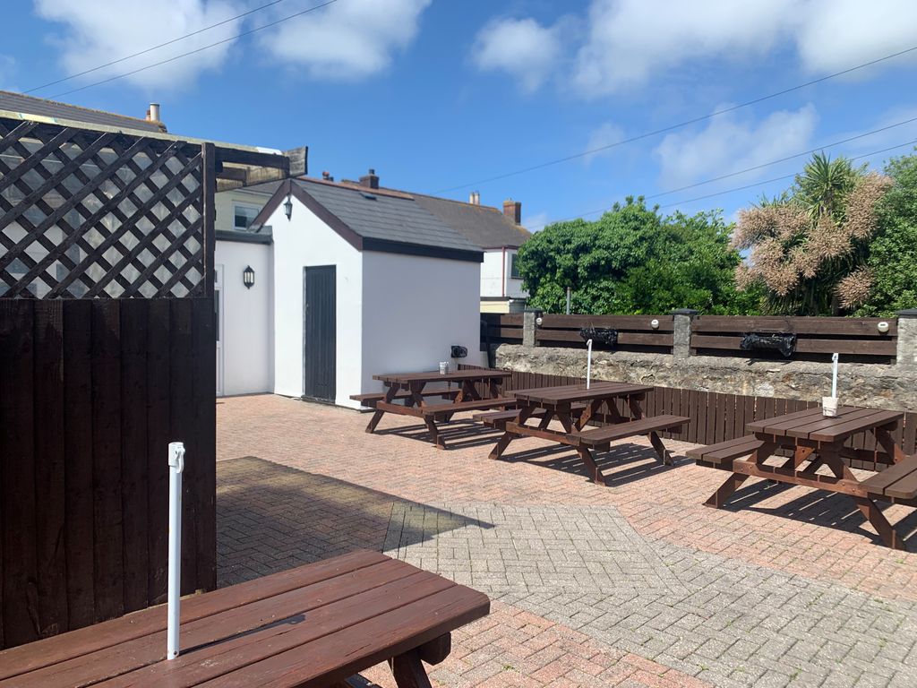 Pub/bar for sale in Camborne, Cornwall TR14, £330,000
