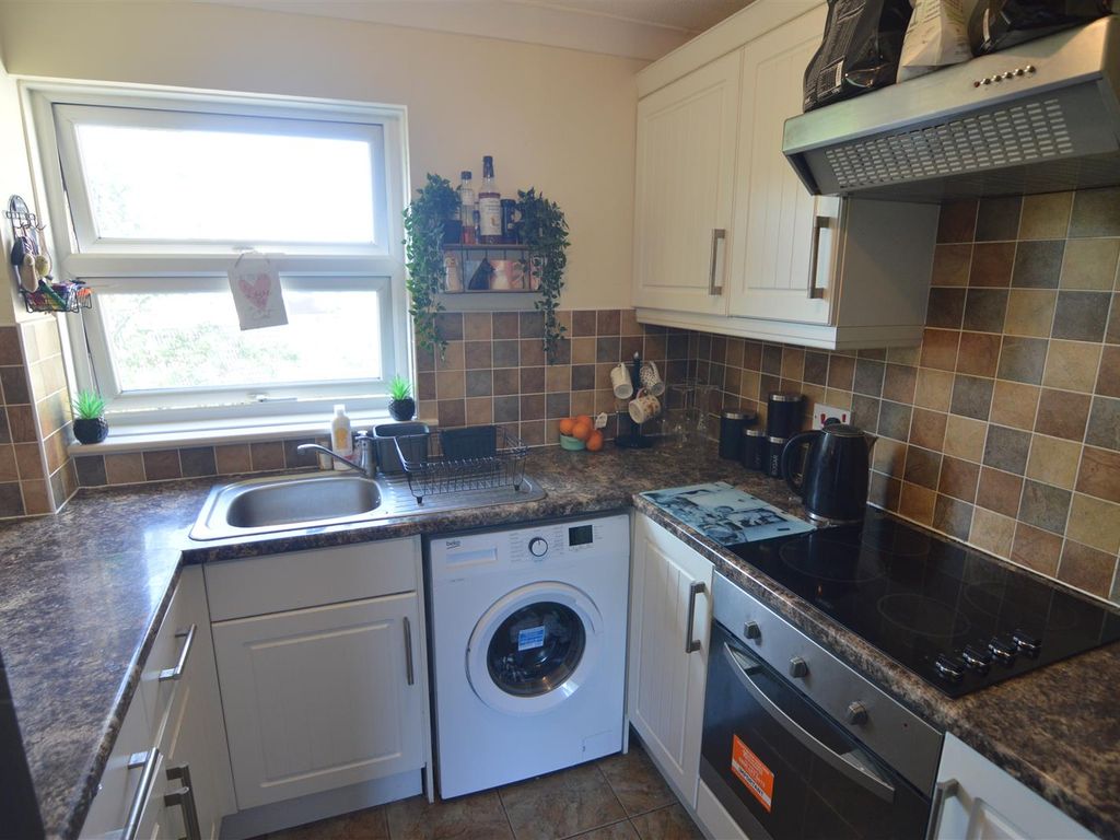 2 bed flat for sale in Haltwhistle Road, South Woodham Ferrers, Chelmsford CM3, £200,000