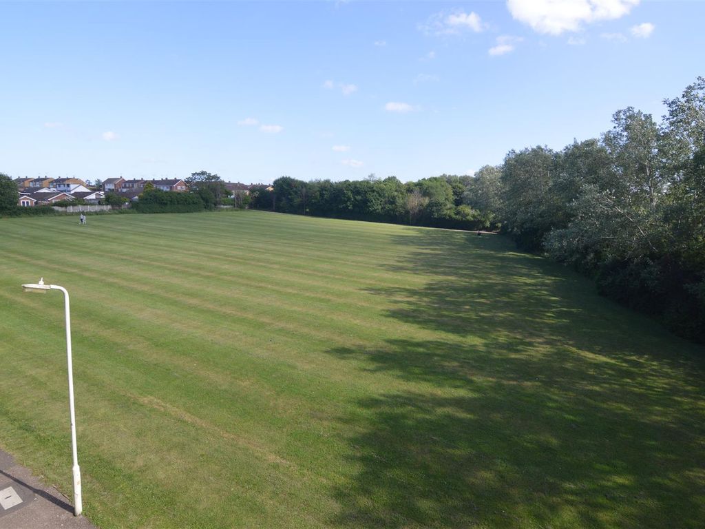 2 bed flat for sale in Haltwhistle Road, South Woodham Ferrers, Chelmsford CM3, £200,000