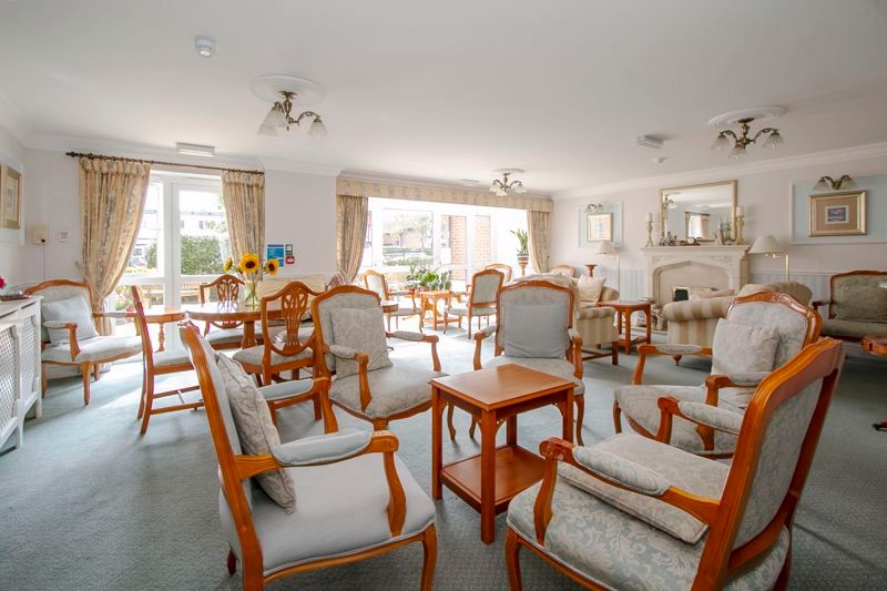 1 bed flat for sale in Seward Court, Highcliffe BH23, £139,000