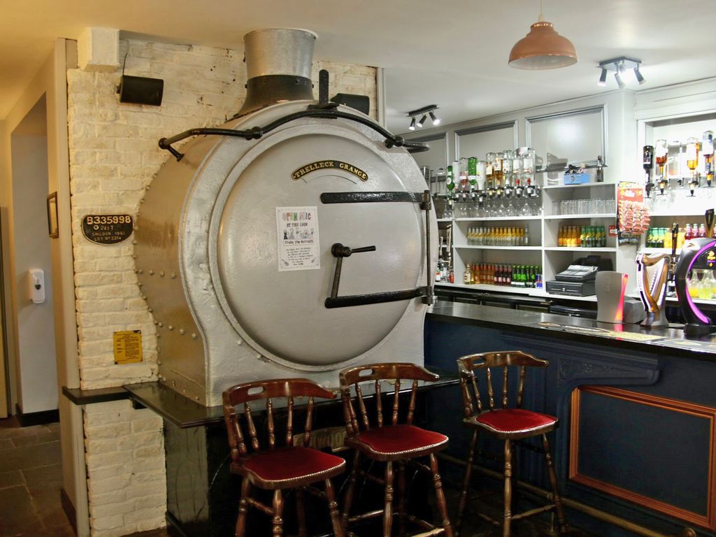 Pub/bar for sale in Church Street, Haxley DN9, £395,000