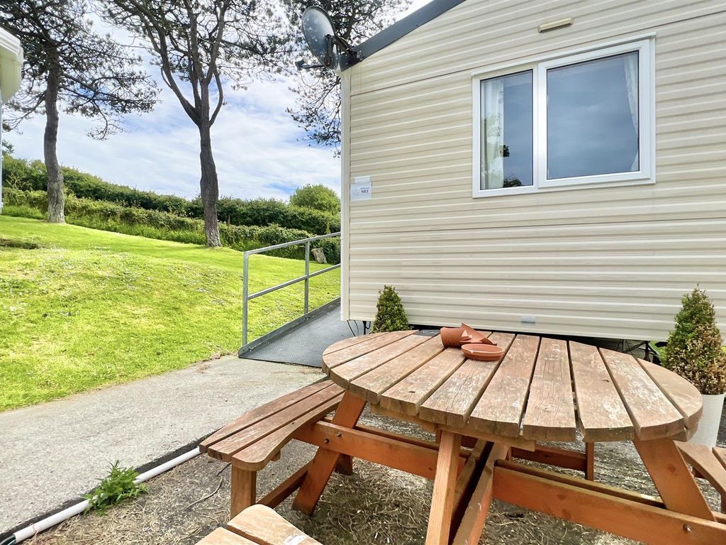 2 bed mobile/park home for sale in Newquay TR8, £26,000
