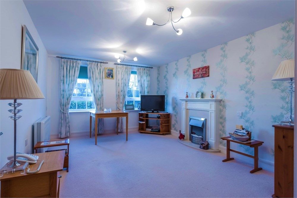 1 bed flat for sale in 14 Church Street, Littlehampton BN17, £170,000