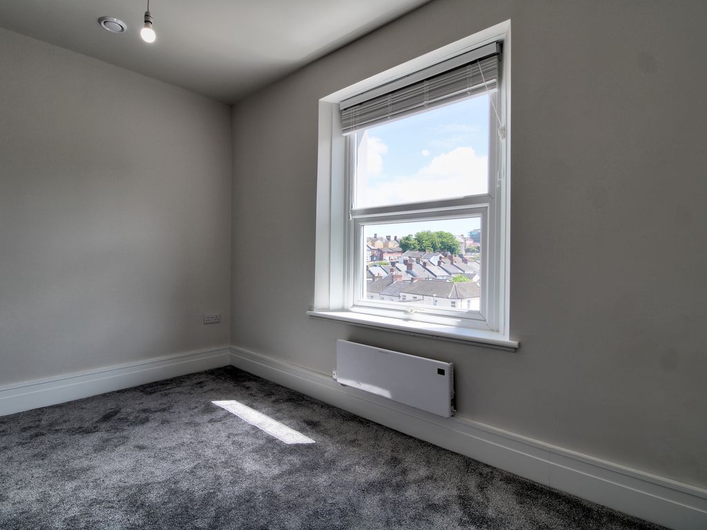 1 bed flat for sale in Bridge Street, Newport NP20, £145,000