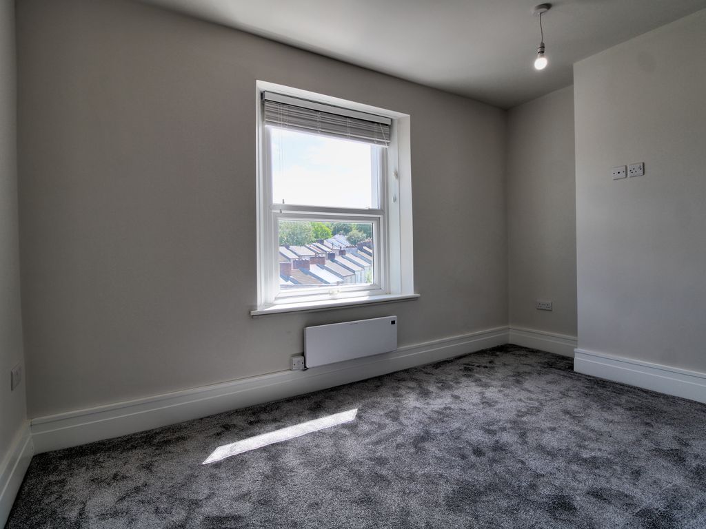 1 bed flat for sale in Bridge Street, Newport NP20, £145,000