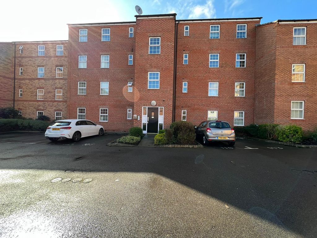 2 bed flat for sale in Potters Hollow, Bulwell, Nottingham NG6, £100,000