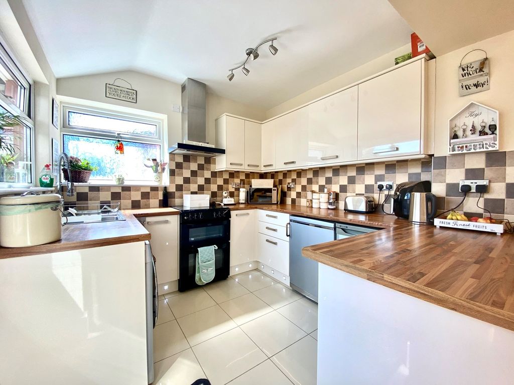 3 bed semi-detached house for sale in Liswerry Road, Newport NP19, £235,000