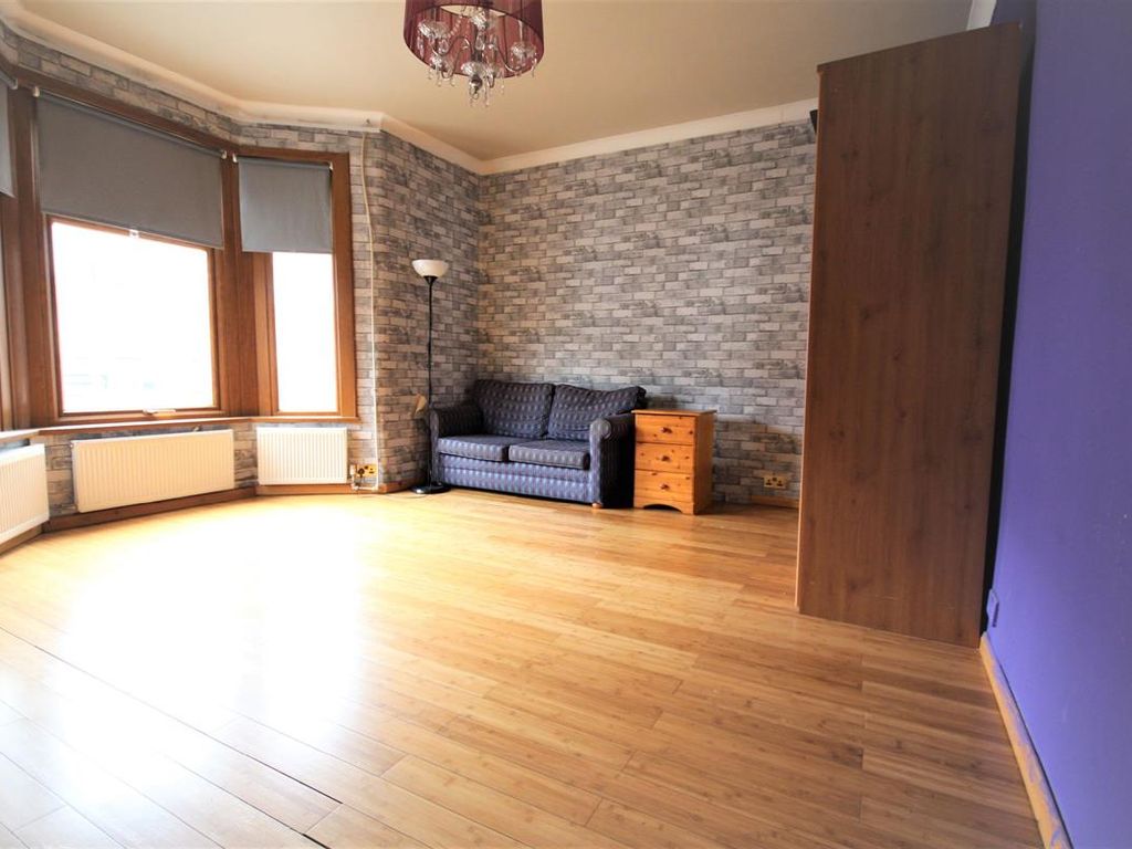 1 bed flat for sale in Rippleside Commercial Estate, Ripple Road, Barking IG11, £150,000