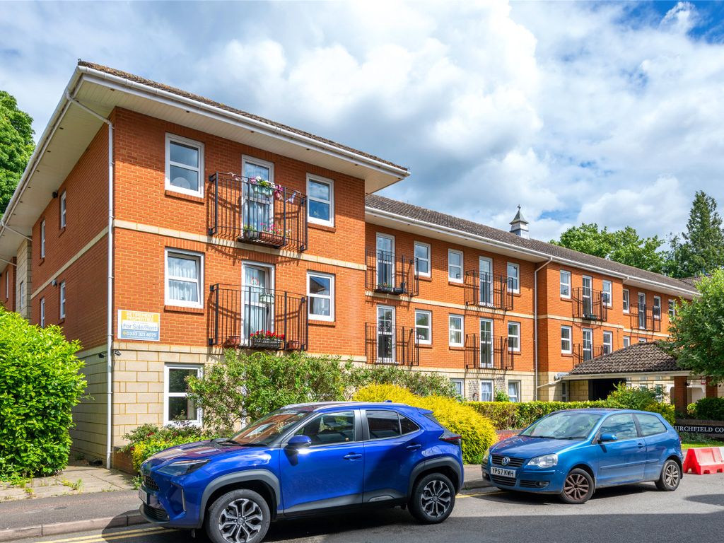 2 bed flat for sale in Roebuck Close, Bancroft Road, Reigate RH2, £140,000