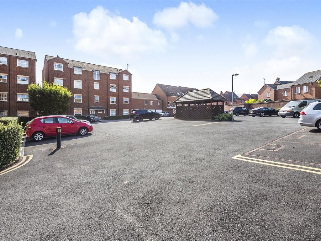 2 bed flat for sale in Anchor Lane, Solihull B91, £189,950